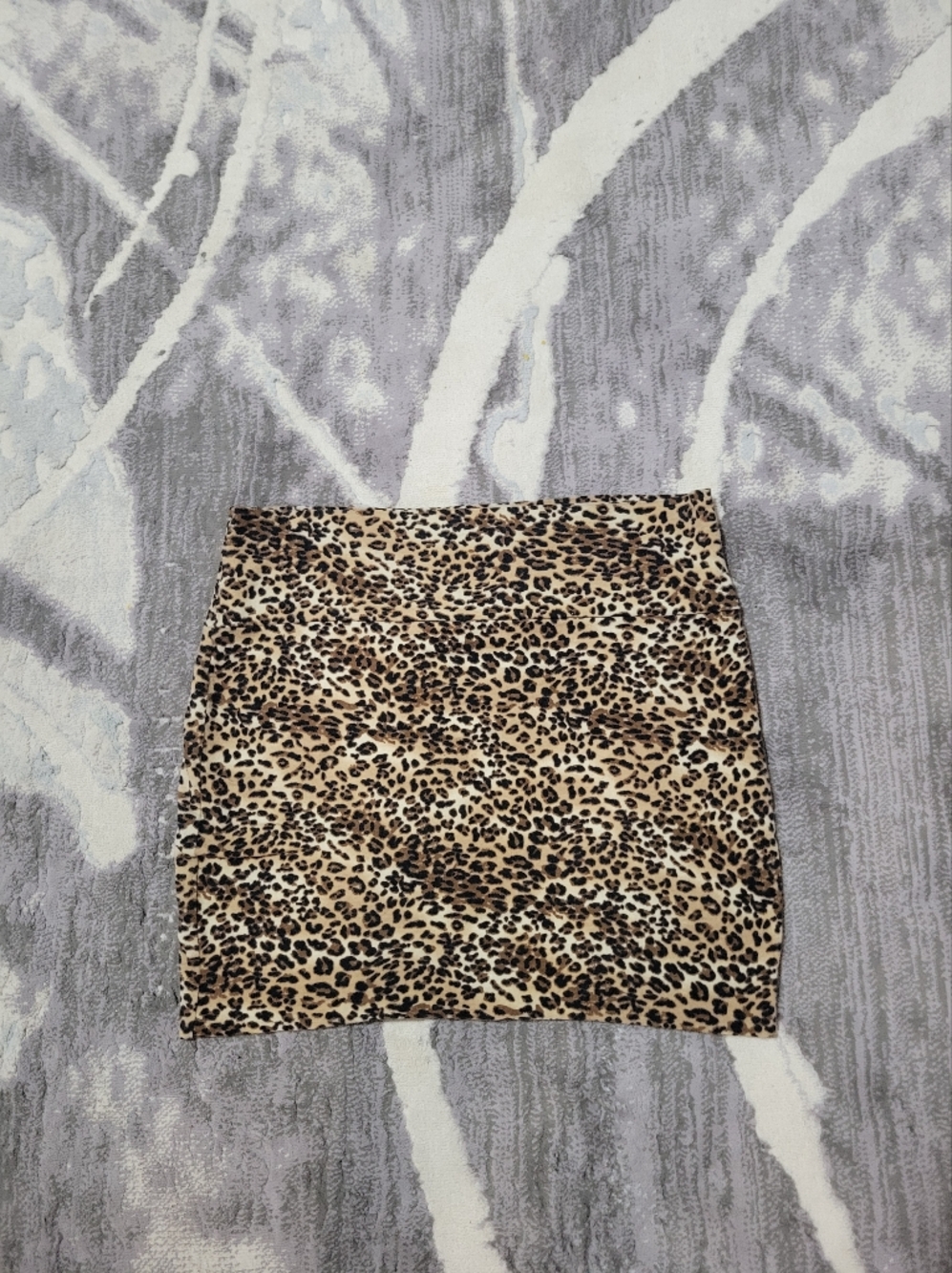 Heart Hips Leopard-Print Mini Skirt in tan and black Size M
